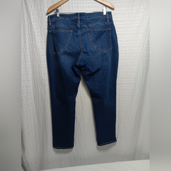 Vigoss Thompson Tomboy Dark wash, midrise Relaxed fit.  Size 14 - Picture 2 of 8
